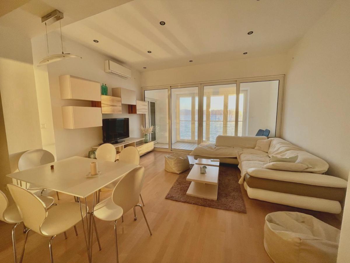Appartement First Row To The Sea à Opatija Extérieur photo